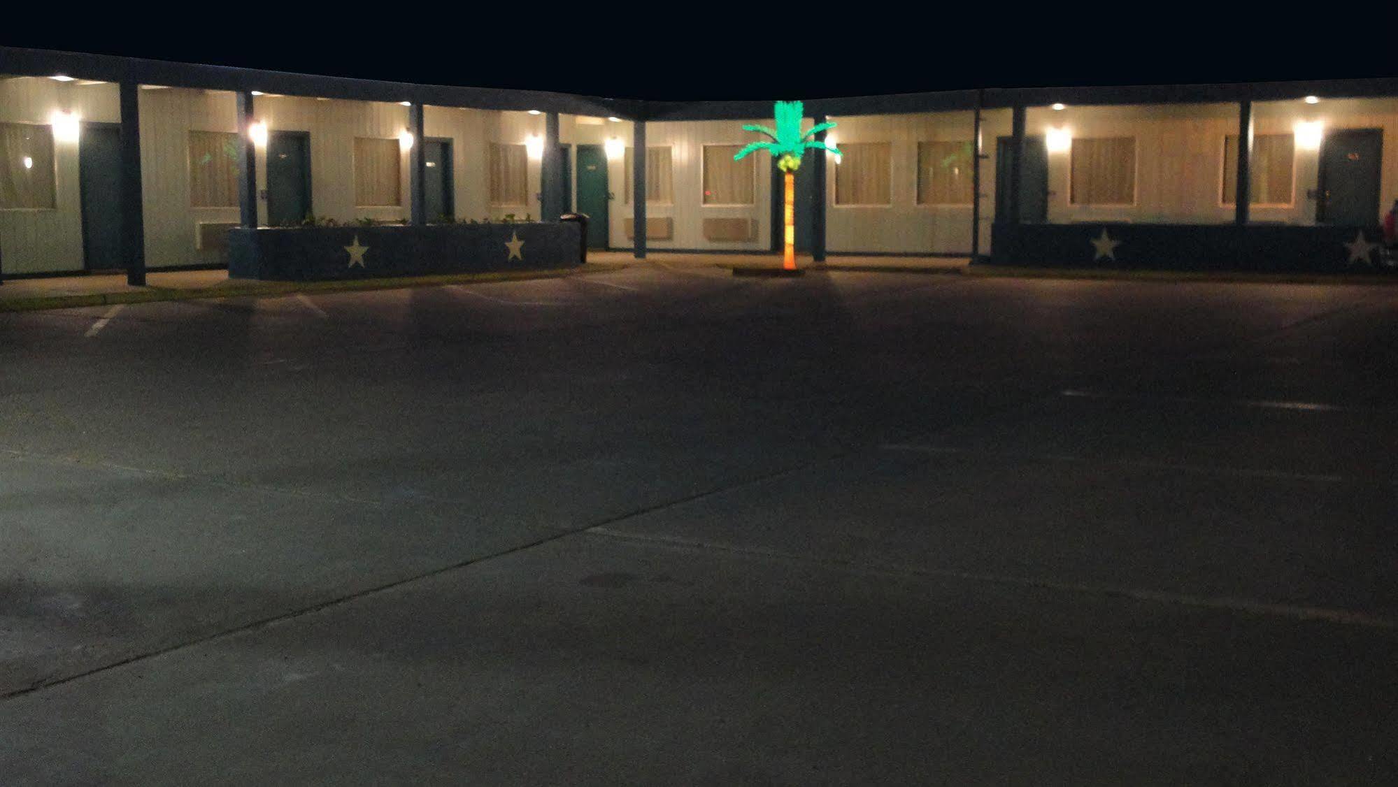 Sands Motel Далхарт Екстериор снимка